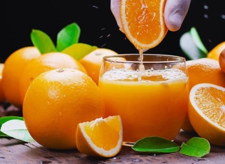 Comment presser une orange sans presse-agrumes ?